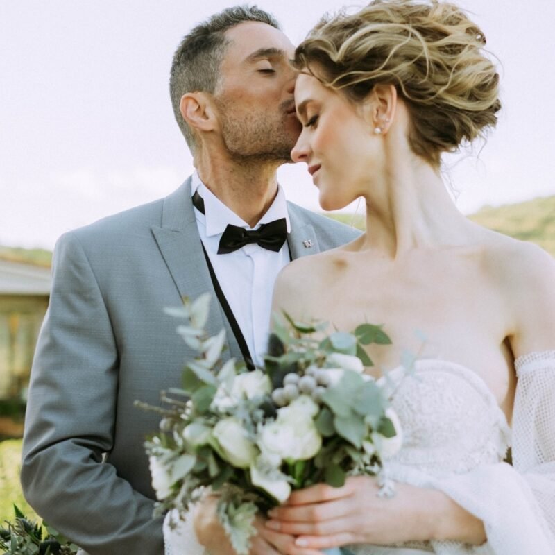 Romantic elopement at the hiterand of Crete