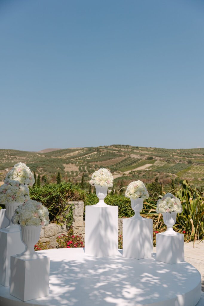 tuscan style wedding in Crete