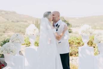 Liisabel and Hando’s luxurious Wedding in Crete