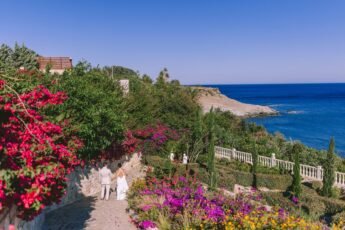 Ross & Rachel — An Intimate Seaside Wedding in Crete